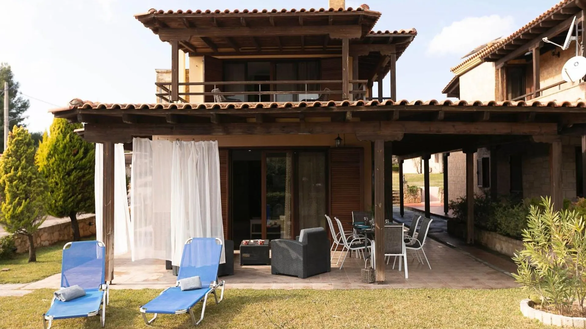 Afitos Hidden Gems #Feelslikehome Vilă Afytos